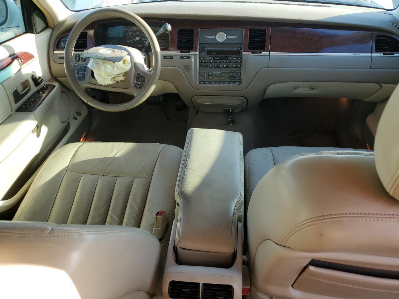 2003 LINCOLN Town Car