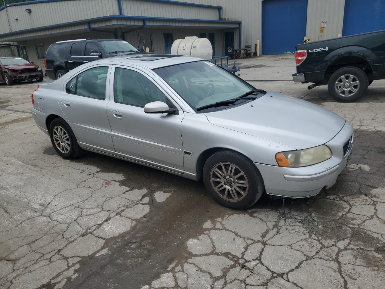2005 VOLVO S60