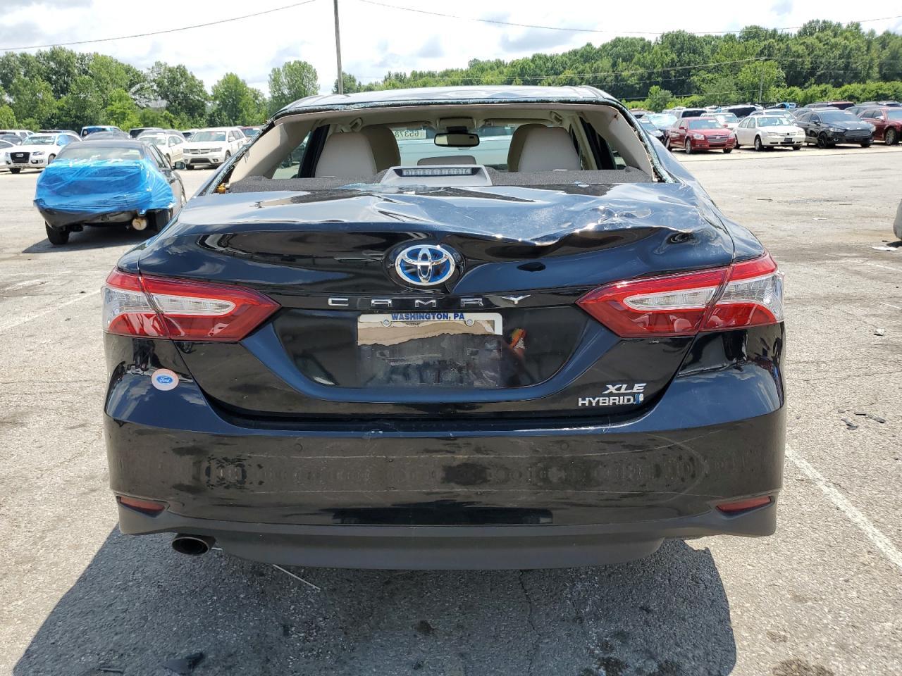 2018 TOYOTA CAMRY