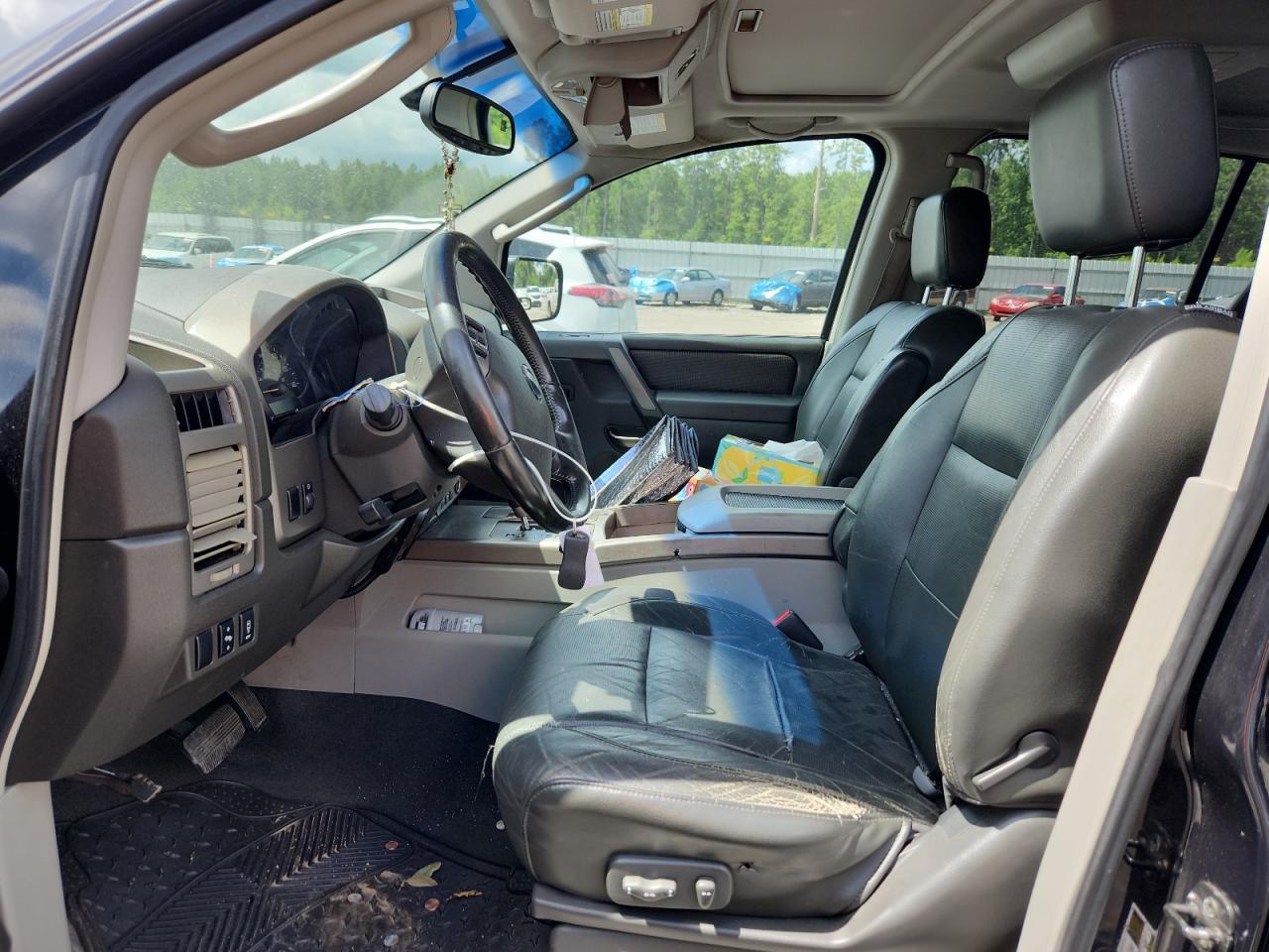 2004 NISSAN Armada