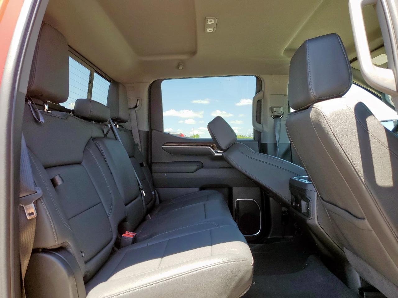 2025 CHEVROLET Silverado