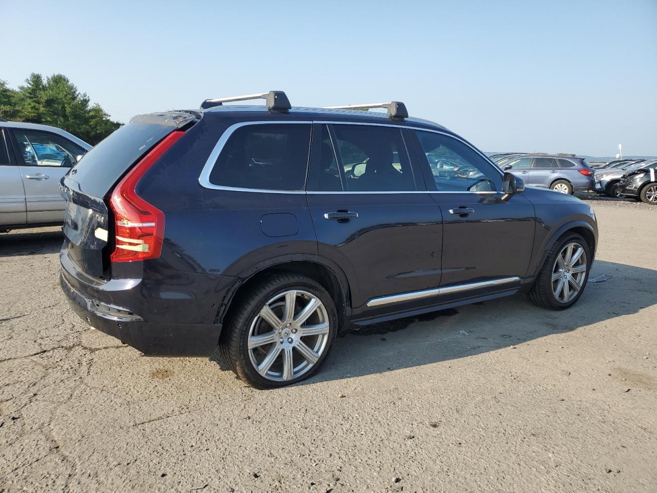 2017 VOLVO XC90