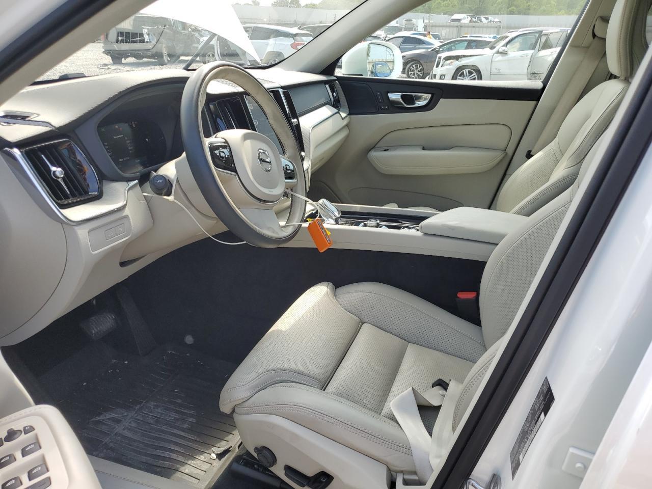 2023 VOLVO XC60
