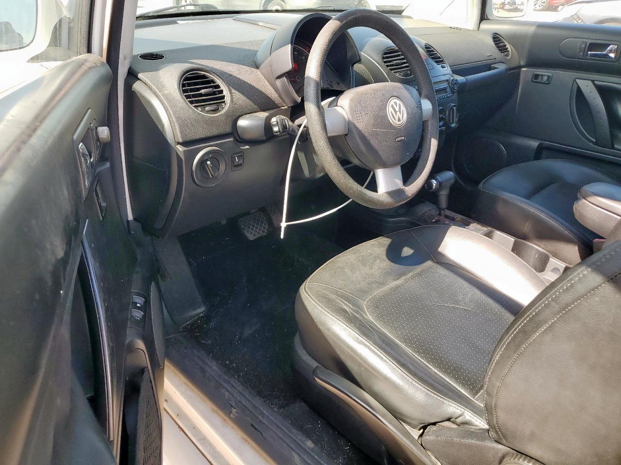 2010 VOLKSWAGEN Beetle