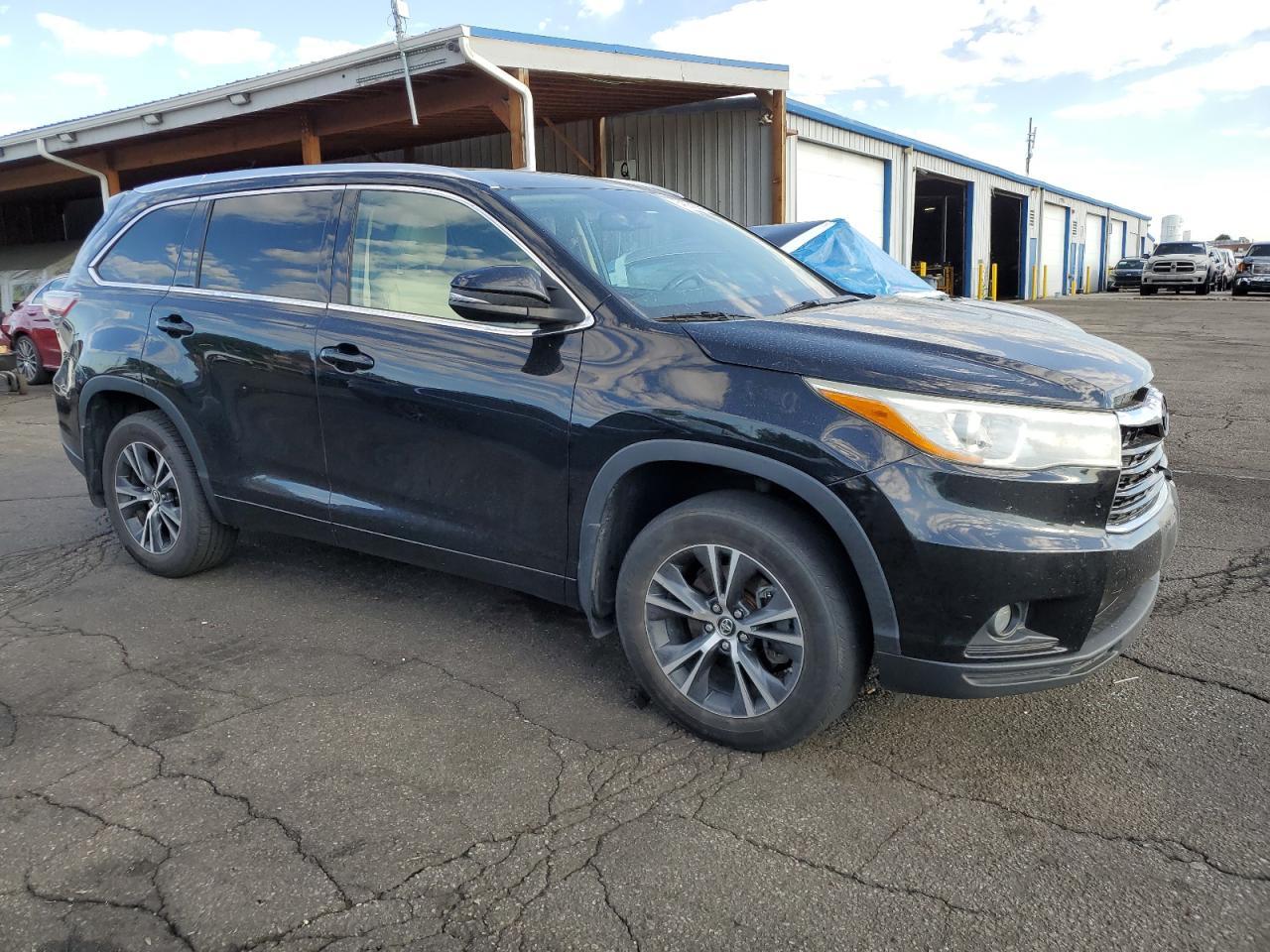 2016 TOYOTA HIGHLANDER