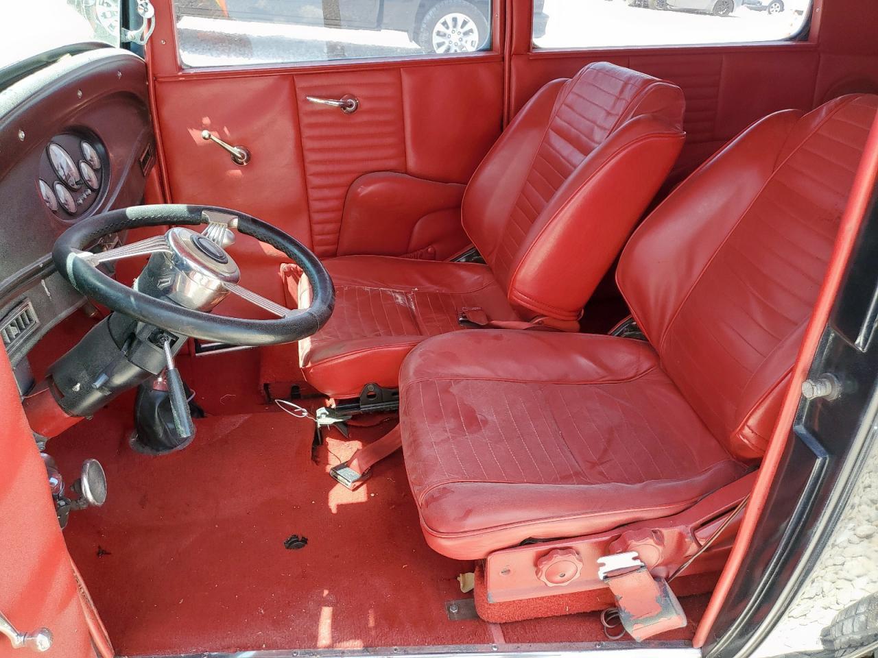 1932 FORD Sedan