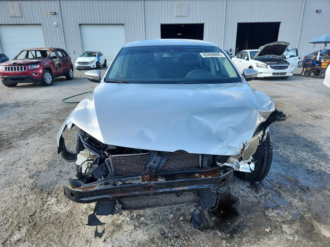 2012 VOLKSWAGEN Passat