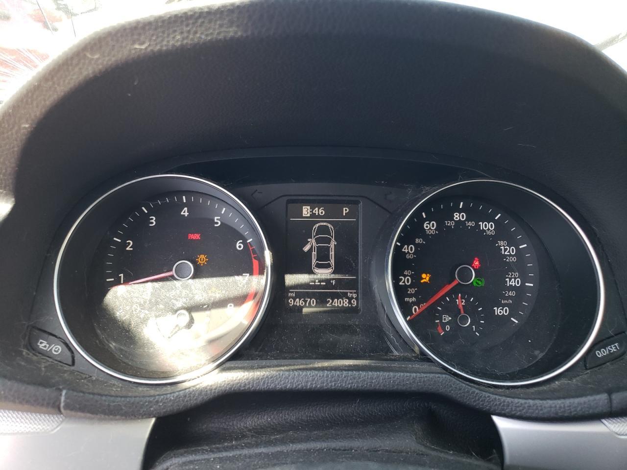 2016 VOLKSWAGEN Passat