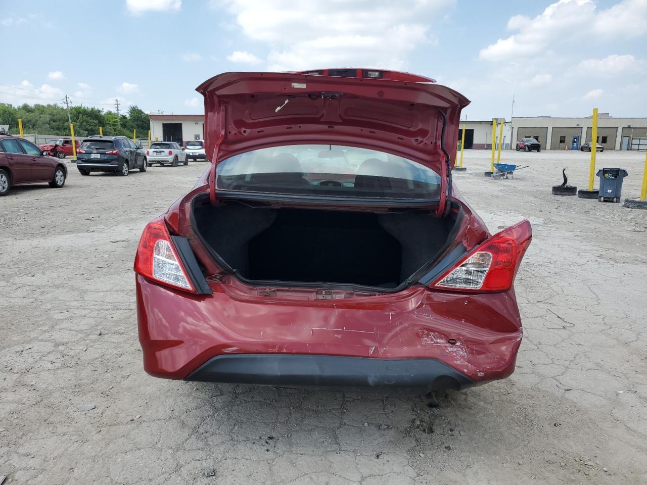 2015 NISSAN VERSA