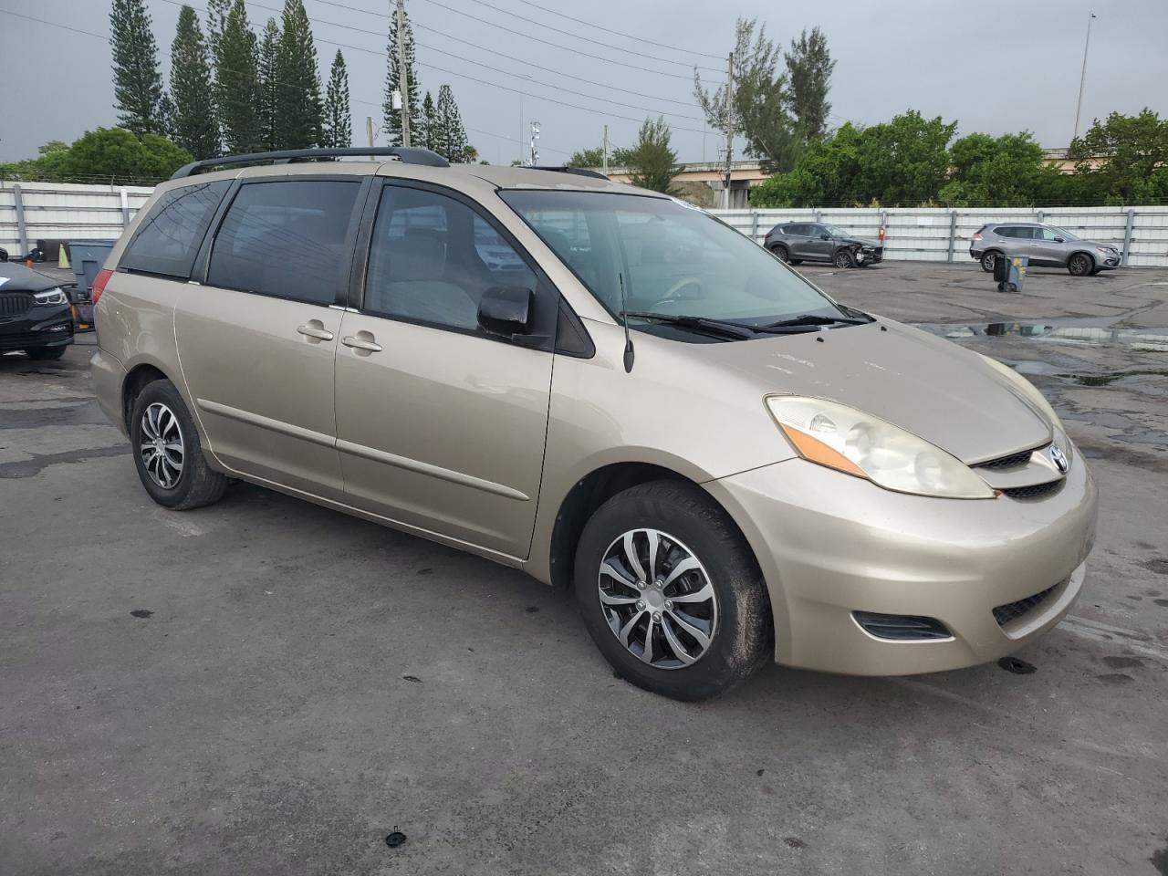 2007 TOYOTA SIENNA