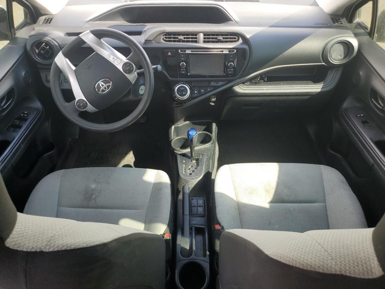 2017 TOYOTA Prius c