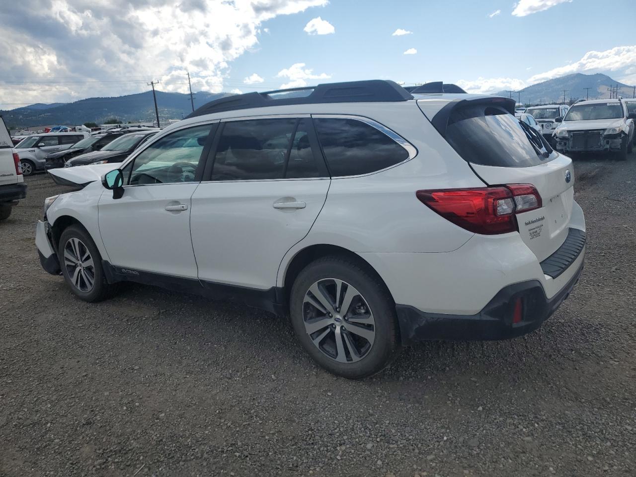 2018 SUBARU Outback