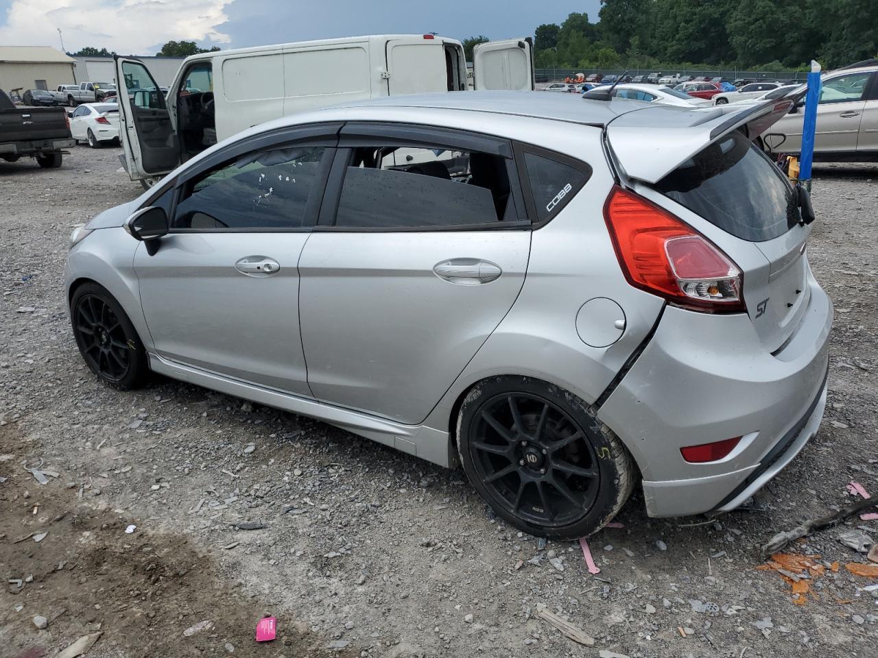 2014 FORD Fiesta