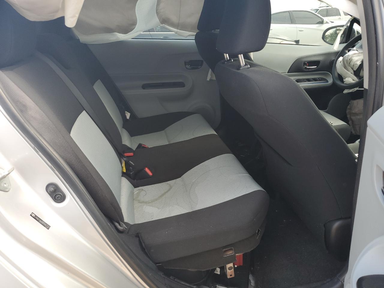 2013 TOYOTA Prius c