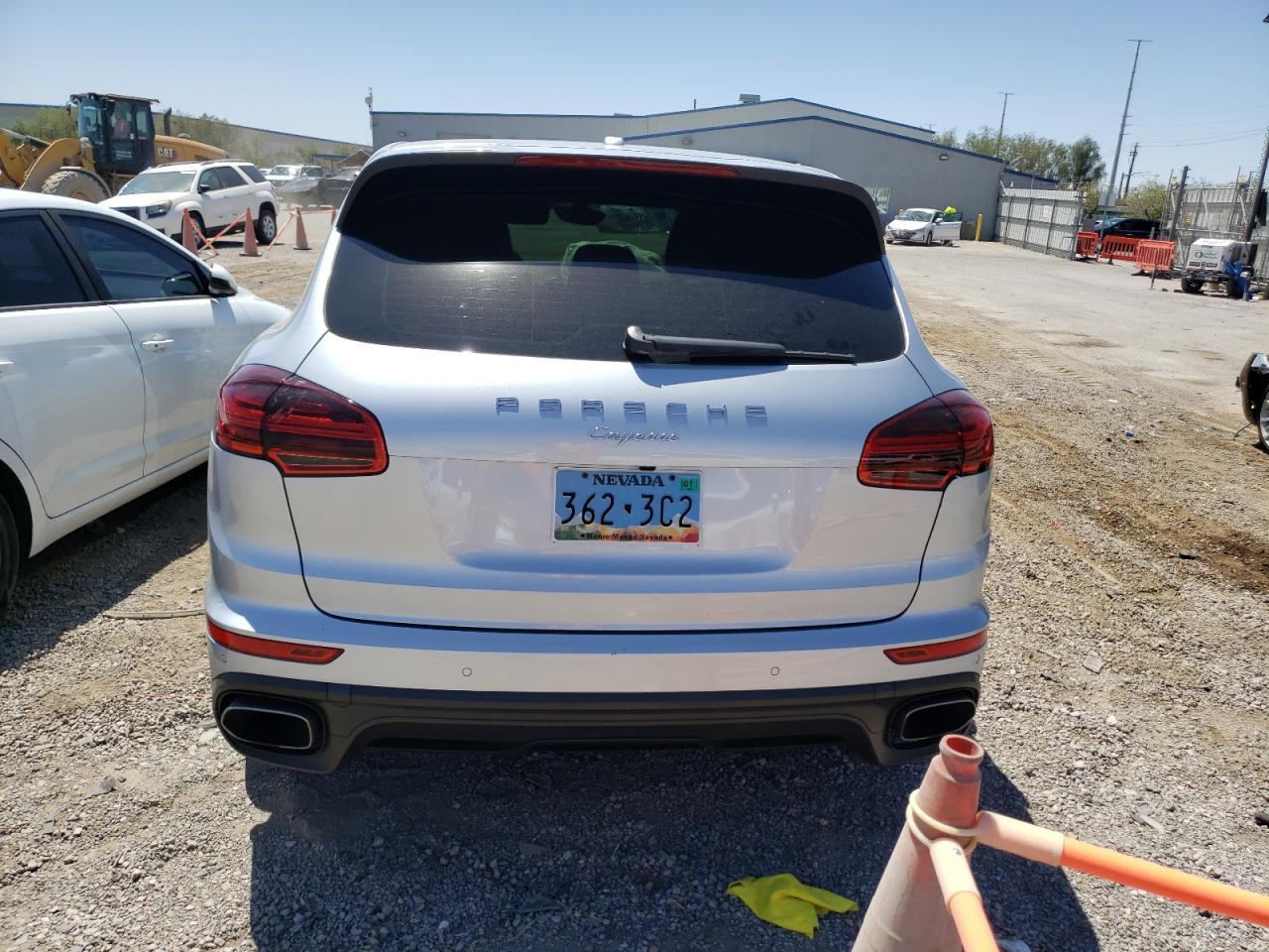 2017 PORSCHE CAYENNE