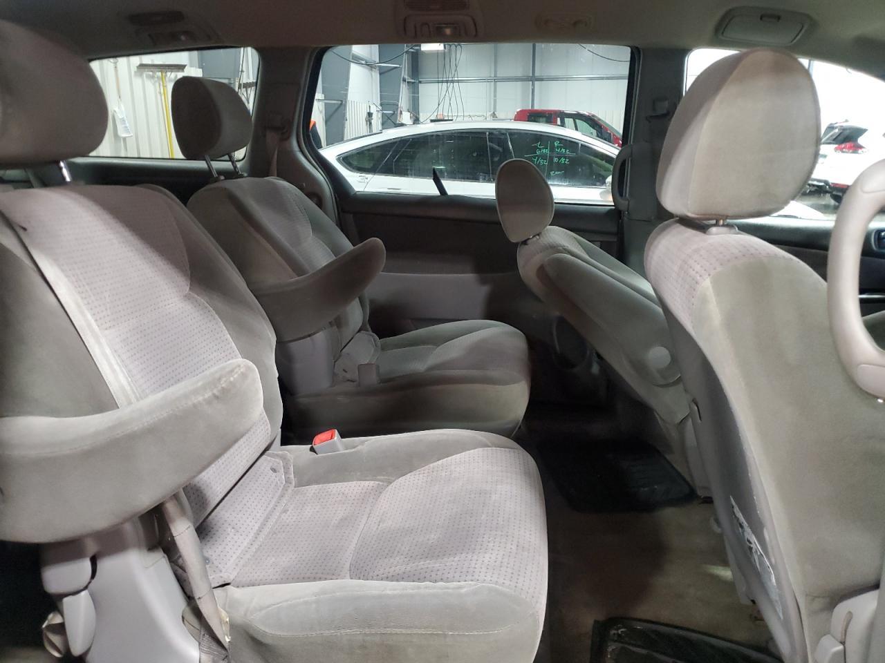 2006 TOYOTA SIENNA