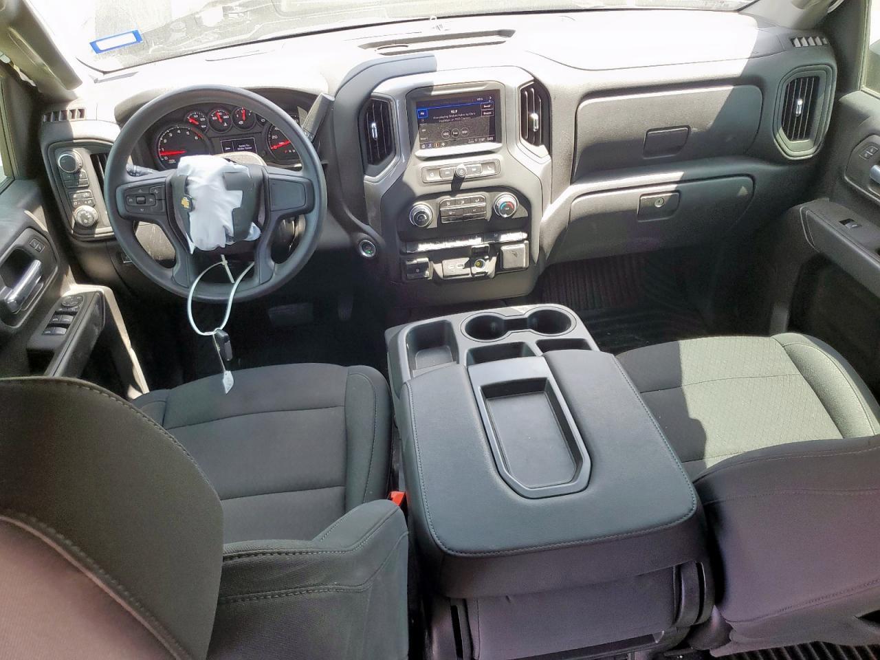 2024 CHEVROLET Silverado