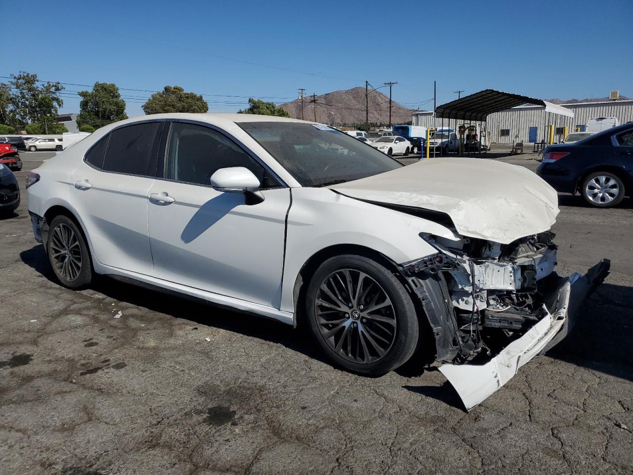 2018 TOYOTA CAMRY