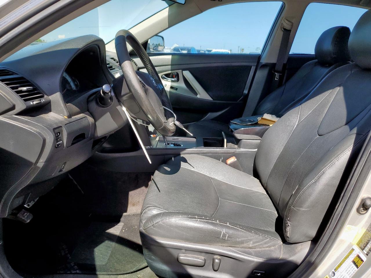 2011 TOYOTA CAMRY