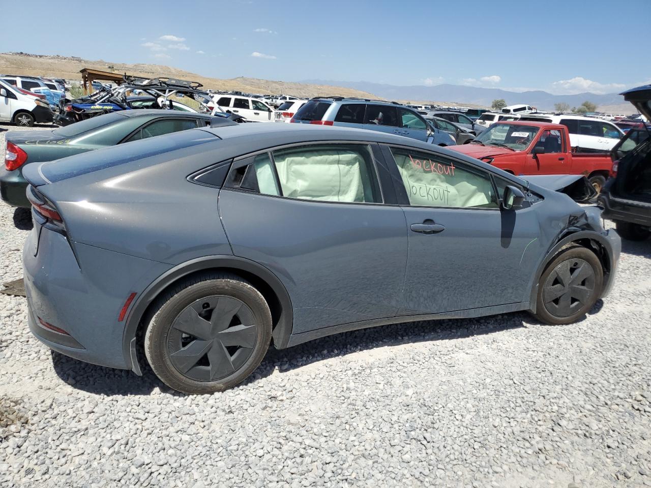 2025 TOYOTA PRIUS