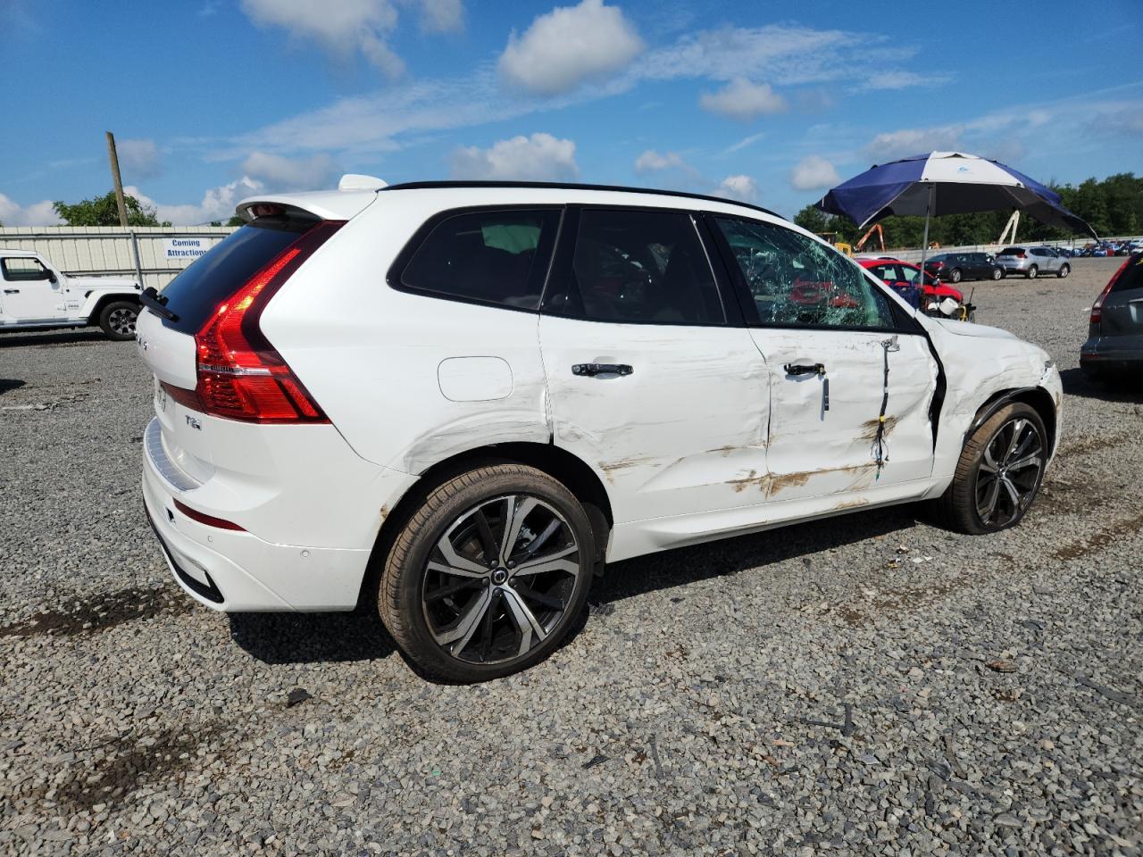 2025 VOLVO XC60