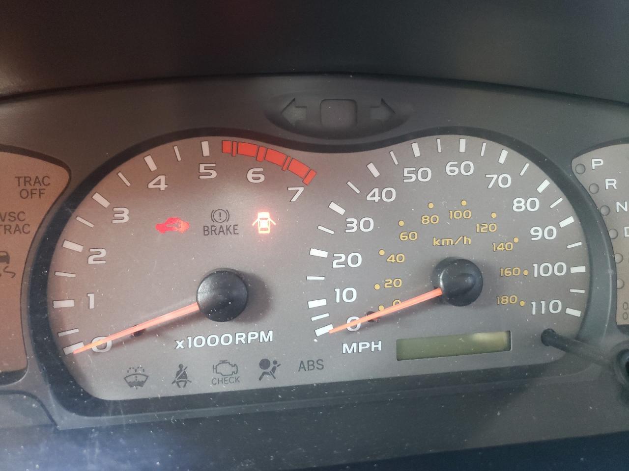 2004 TOYOTA Sequoia