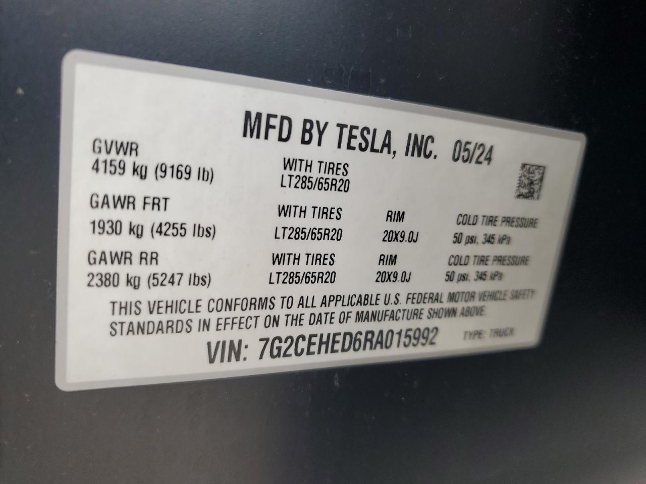 2024 TESLA Cybertruck