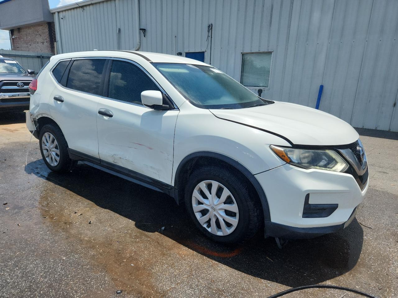 2017 NISSAN ROGUE
