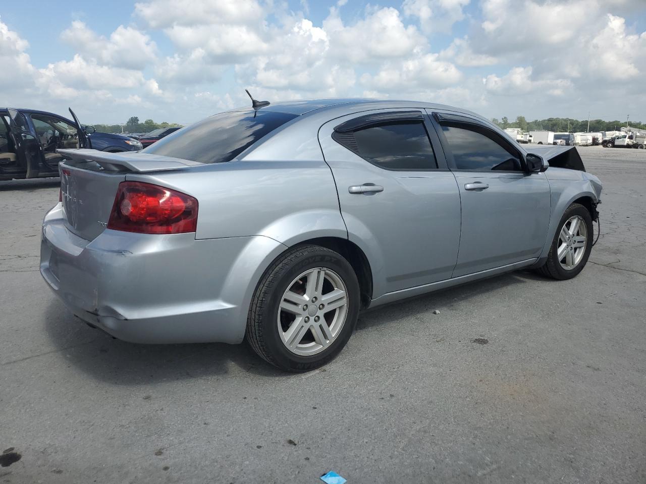 2014 DODGE Avenger