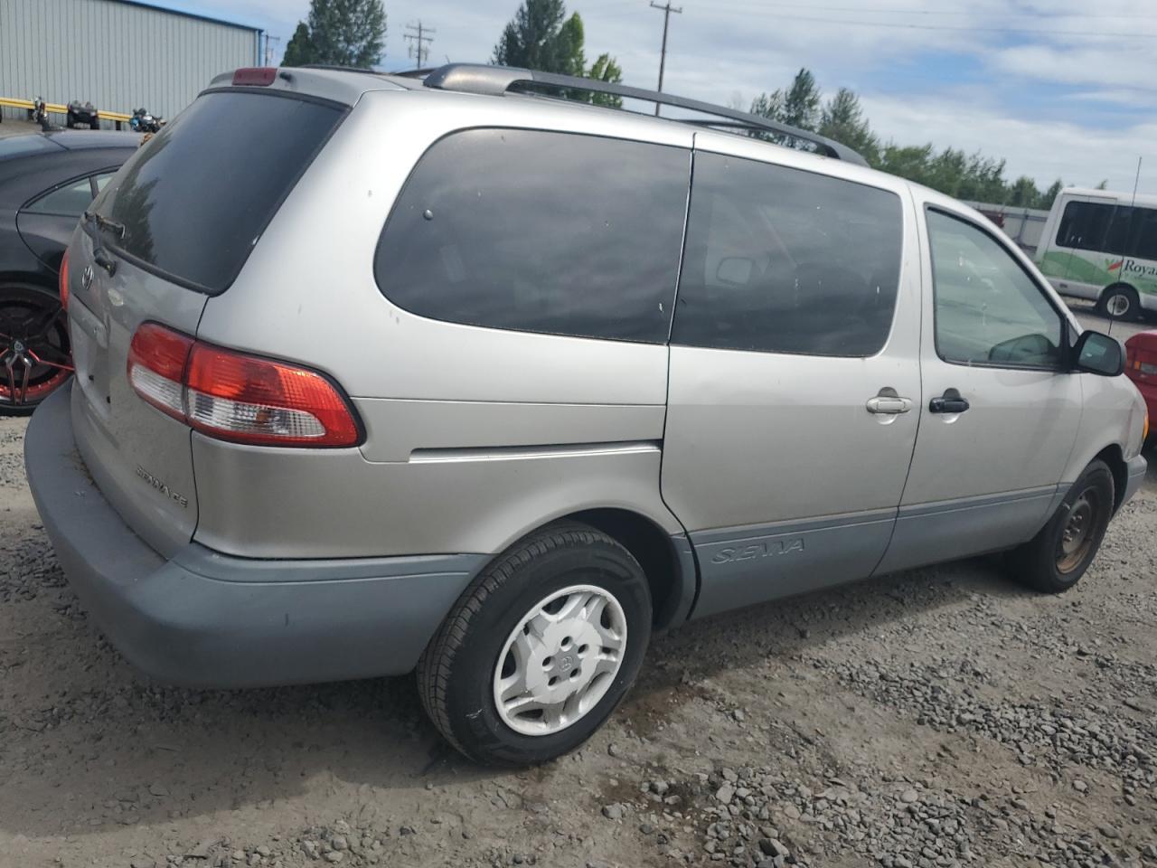 2002 TOYOTA SIENNA