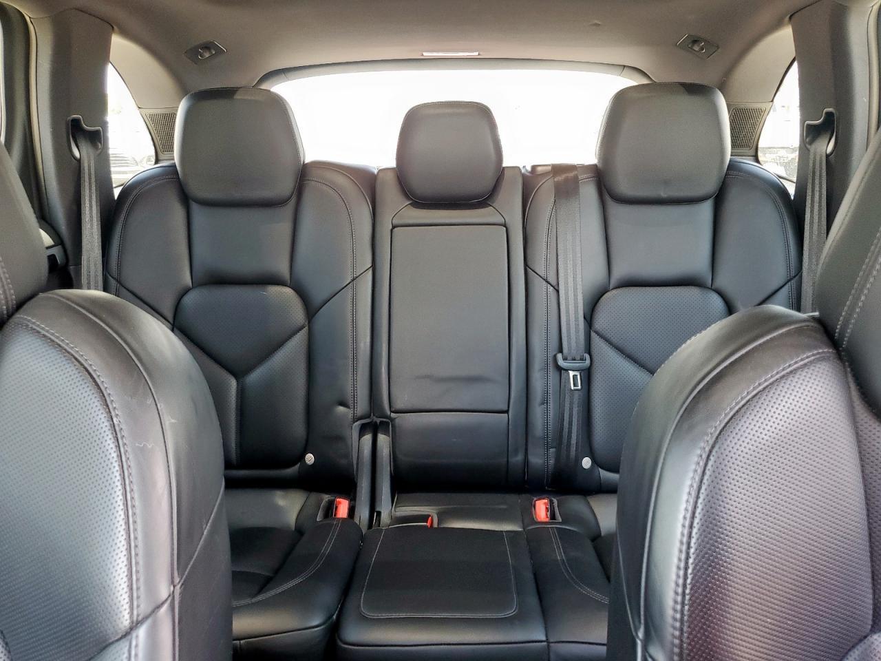2018 PORSCHE CAYENNE