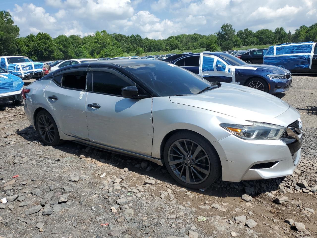 2017 NISSAN Maxima