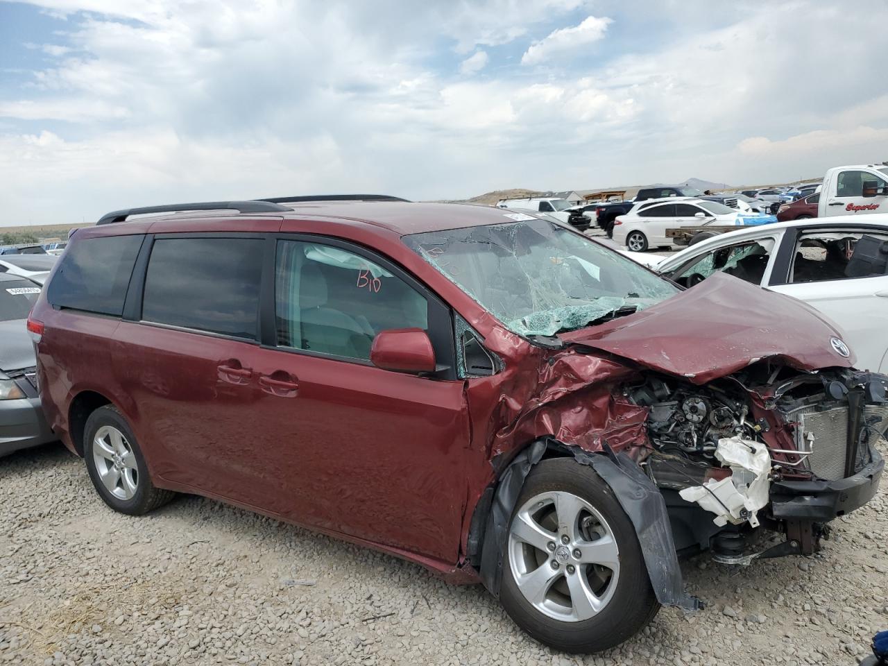 2013 TOYOTA SIENNA