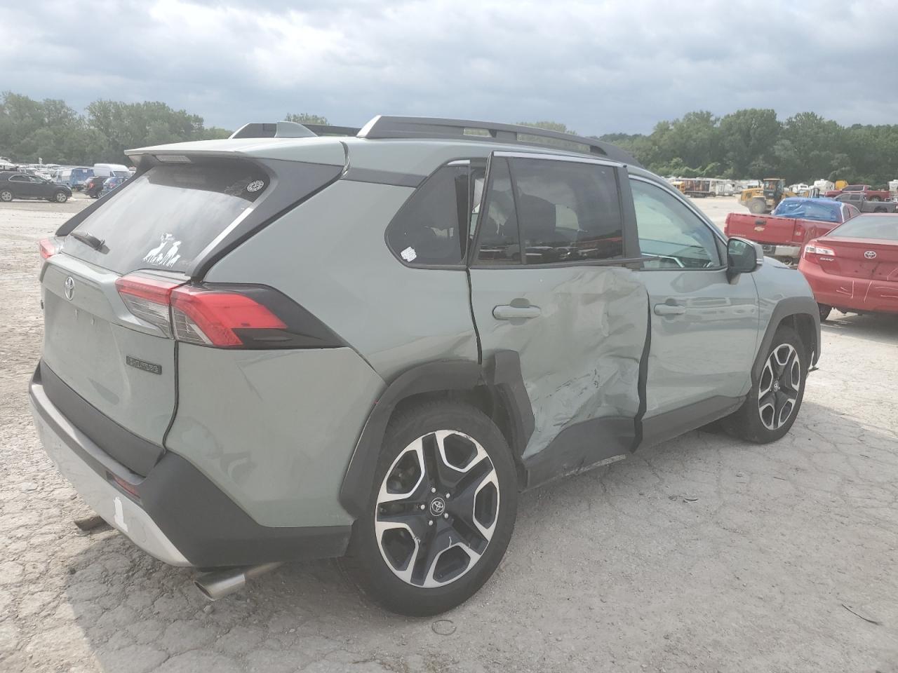 2019 TOYOTA RAV4