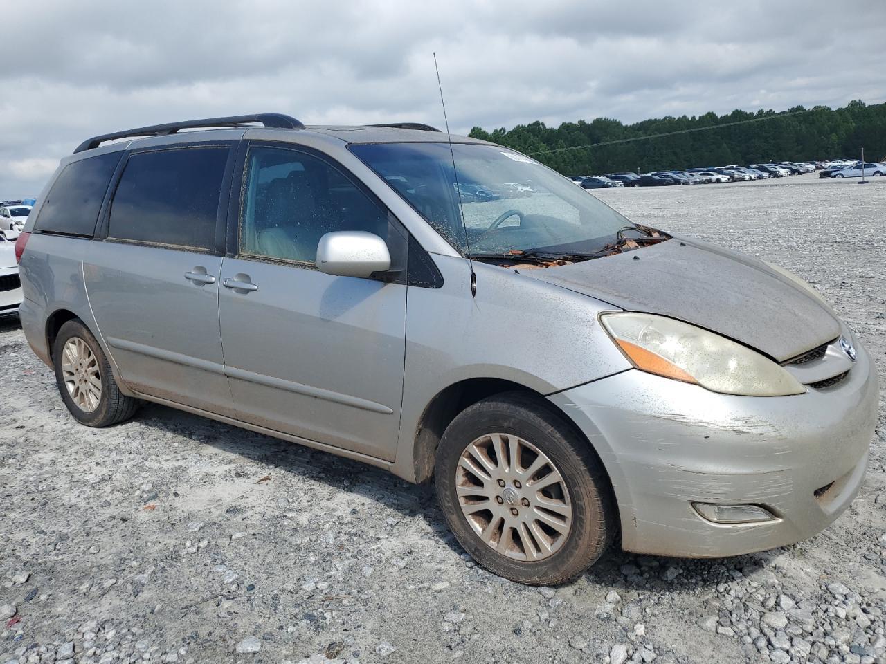 2009 TOYOTA SIENNA