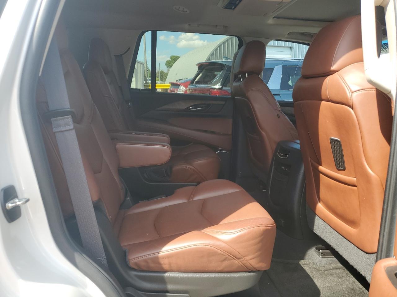 2016 CADILLAC ESCALADE