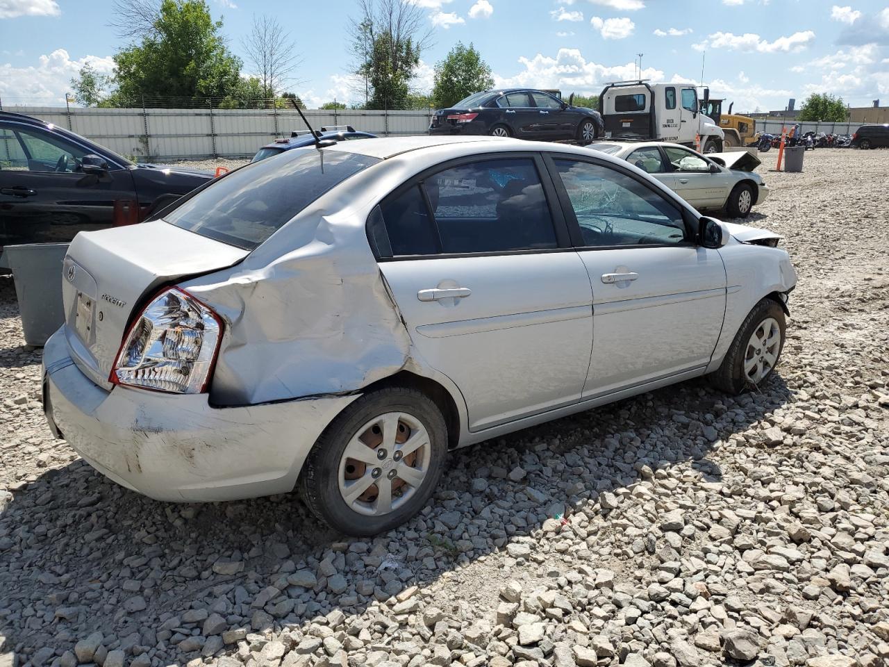 2011 HYUNDAI ACCENT