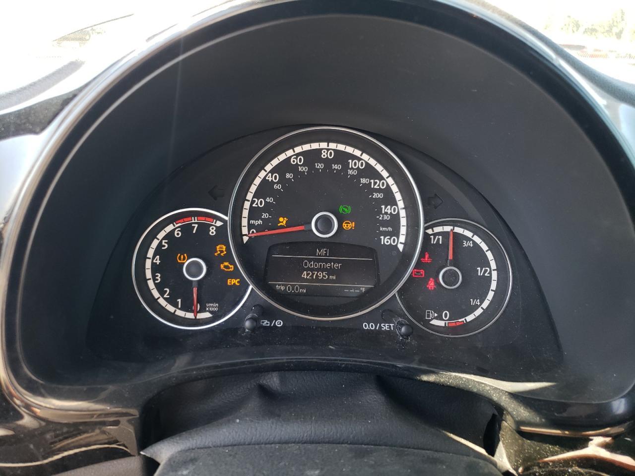 2016 VOLKSWAGEN Beetle