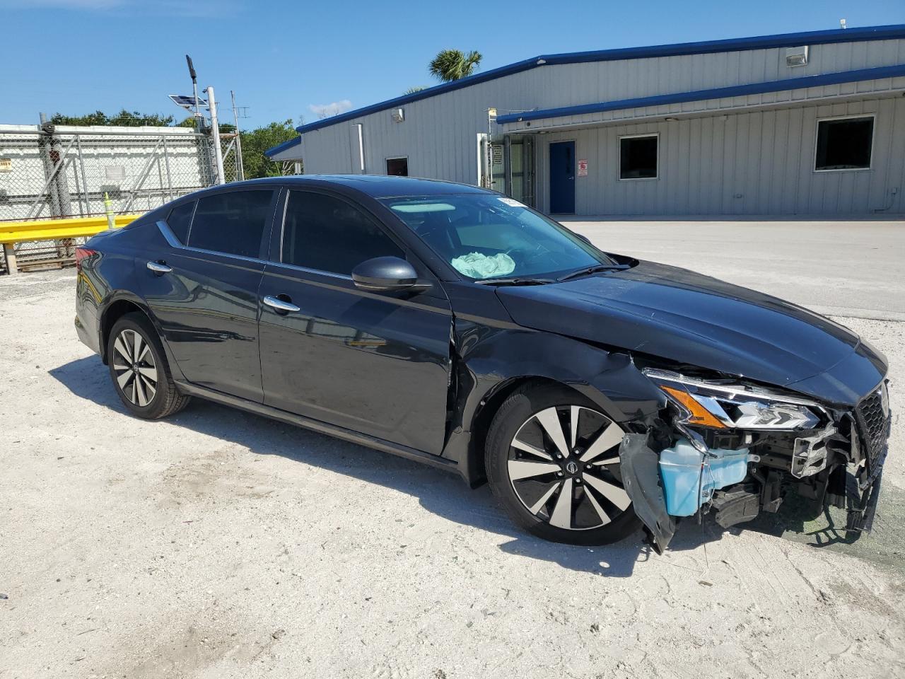 2022 NISSAN ALTIMA
