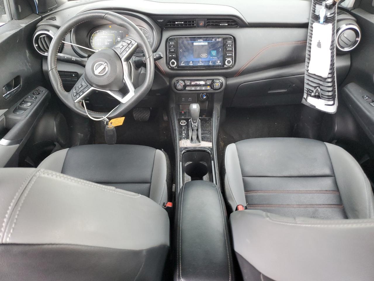 2023 NISSAN KICKS