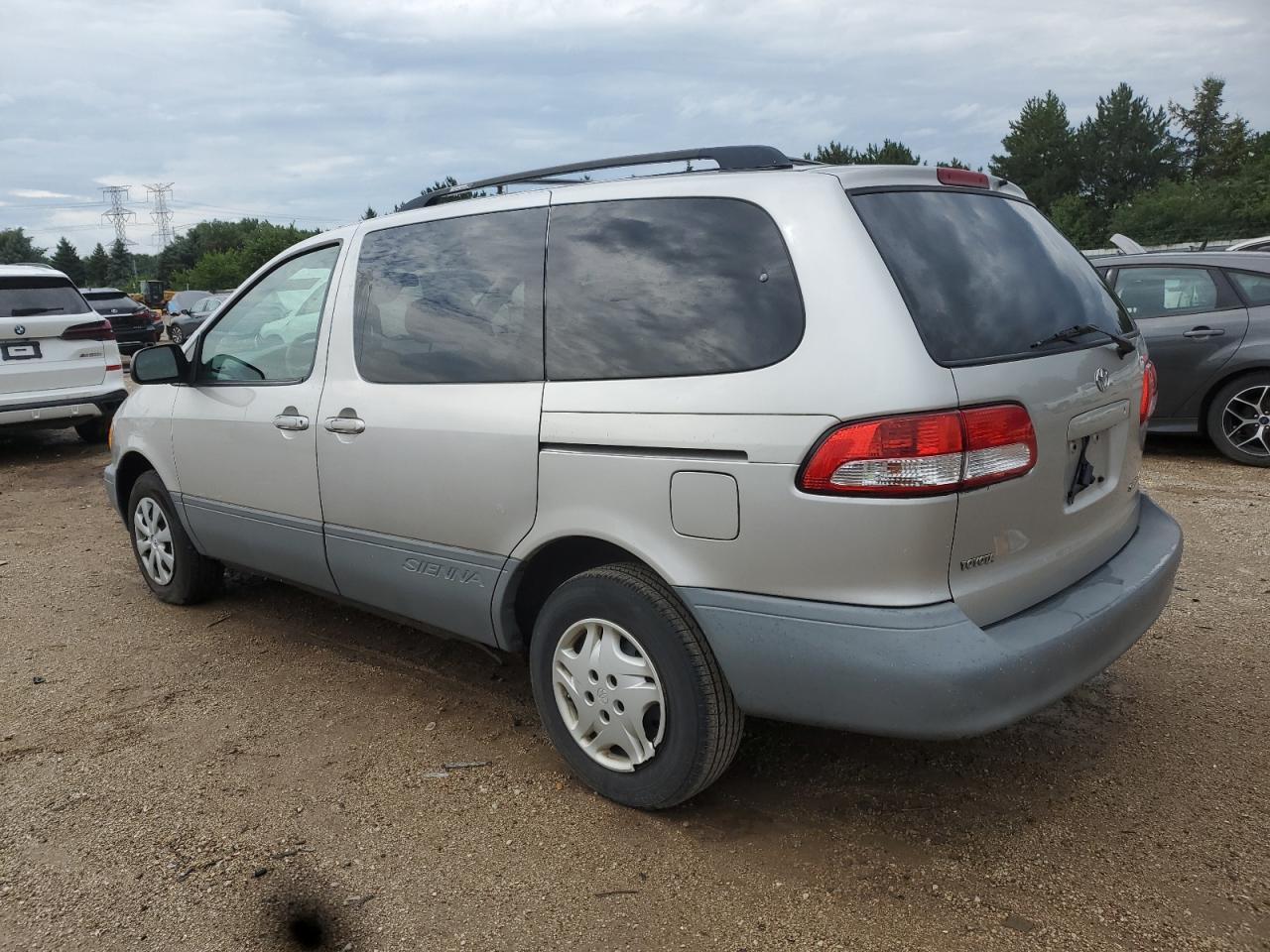 2002 TOYOTA SIENNA