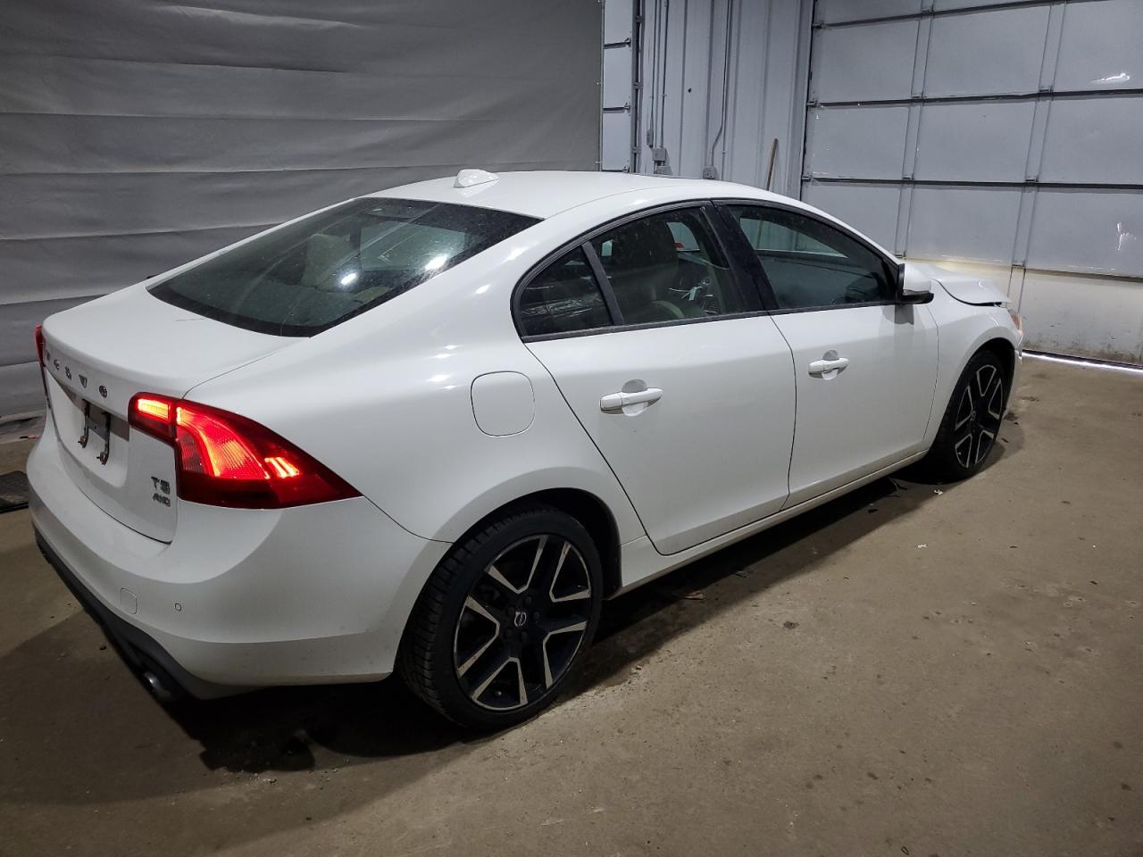 2017 VOLVO S60