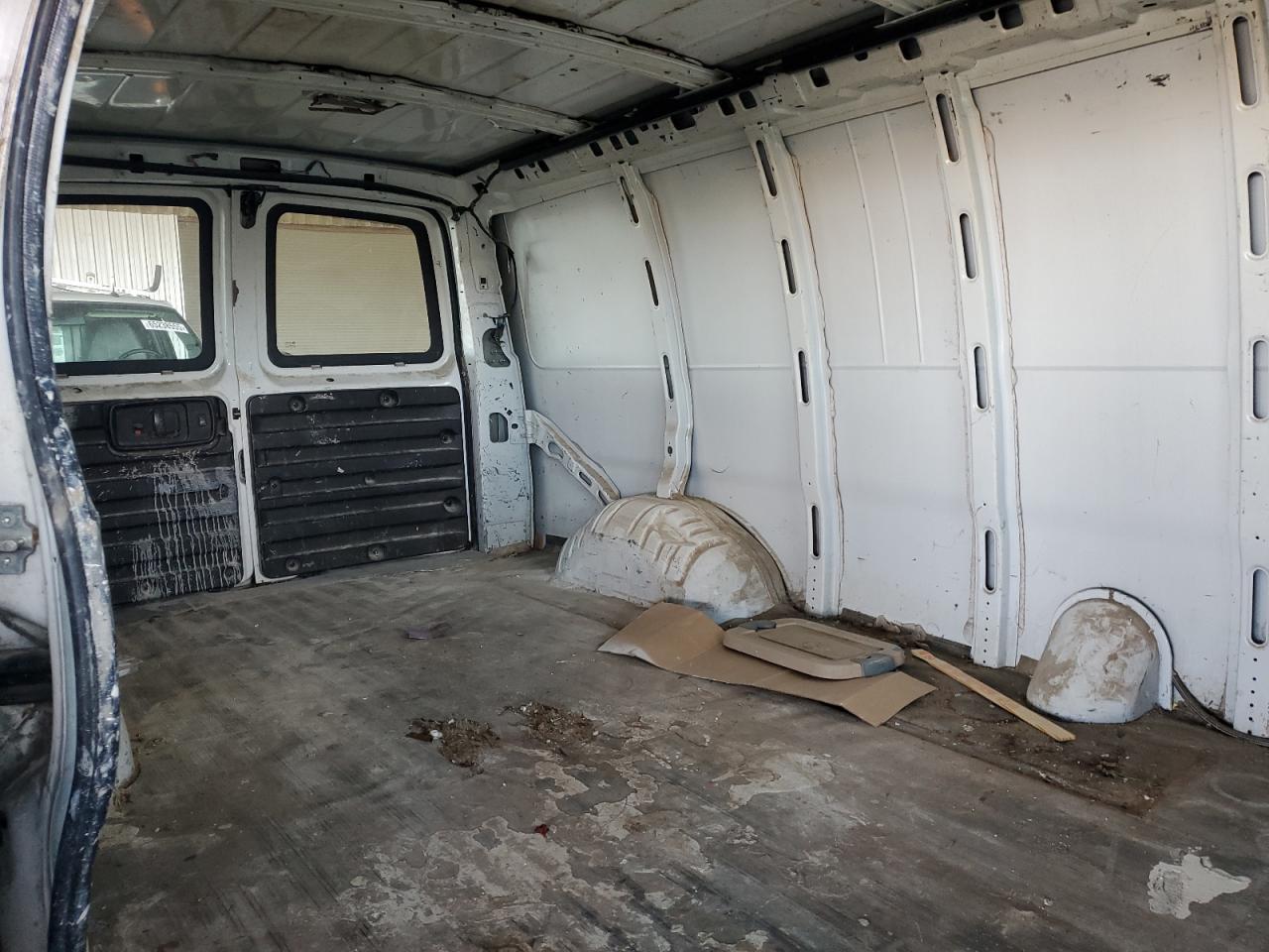 2005 CHEVROLET EXPRESS 2500
