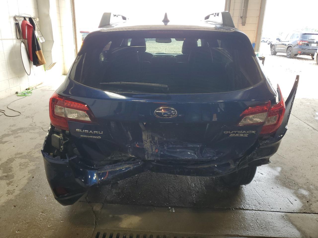 2017 SUBARU Outback