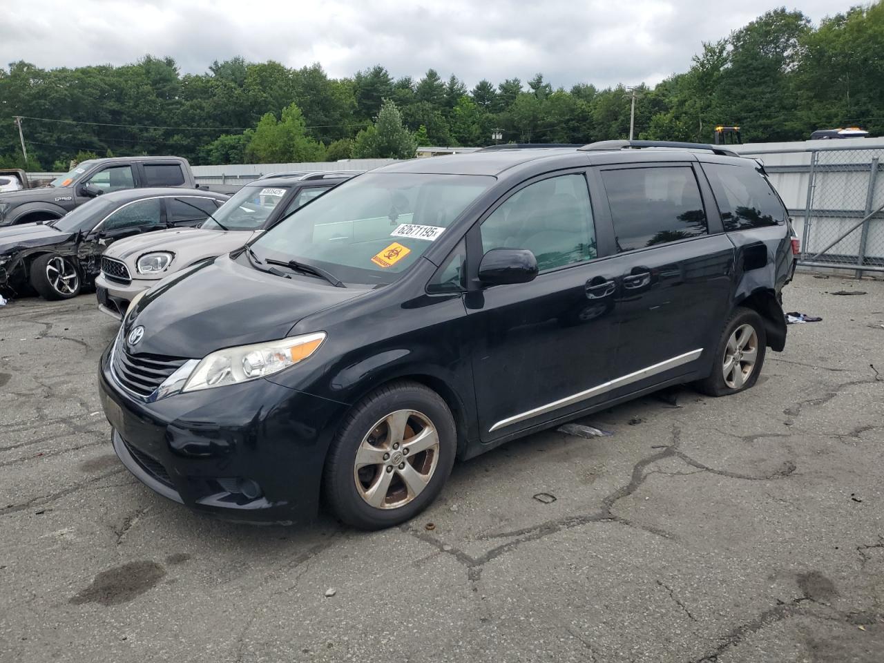 2017 TOYOTA SIENNA
