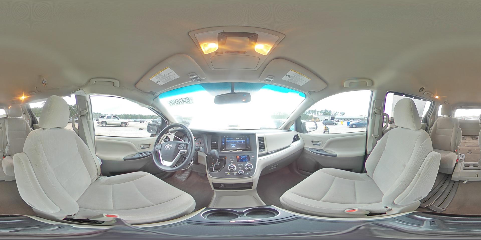 2017 TOYOTA SIENNA
