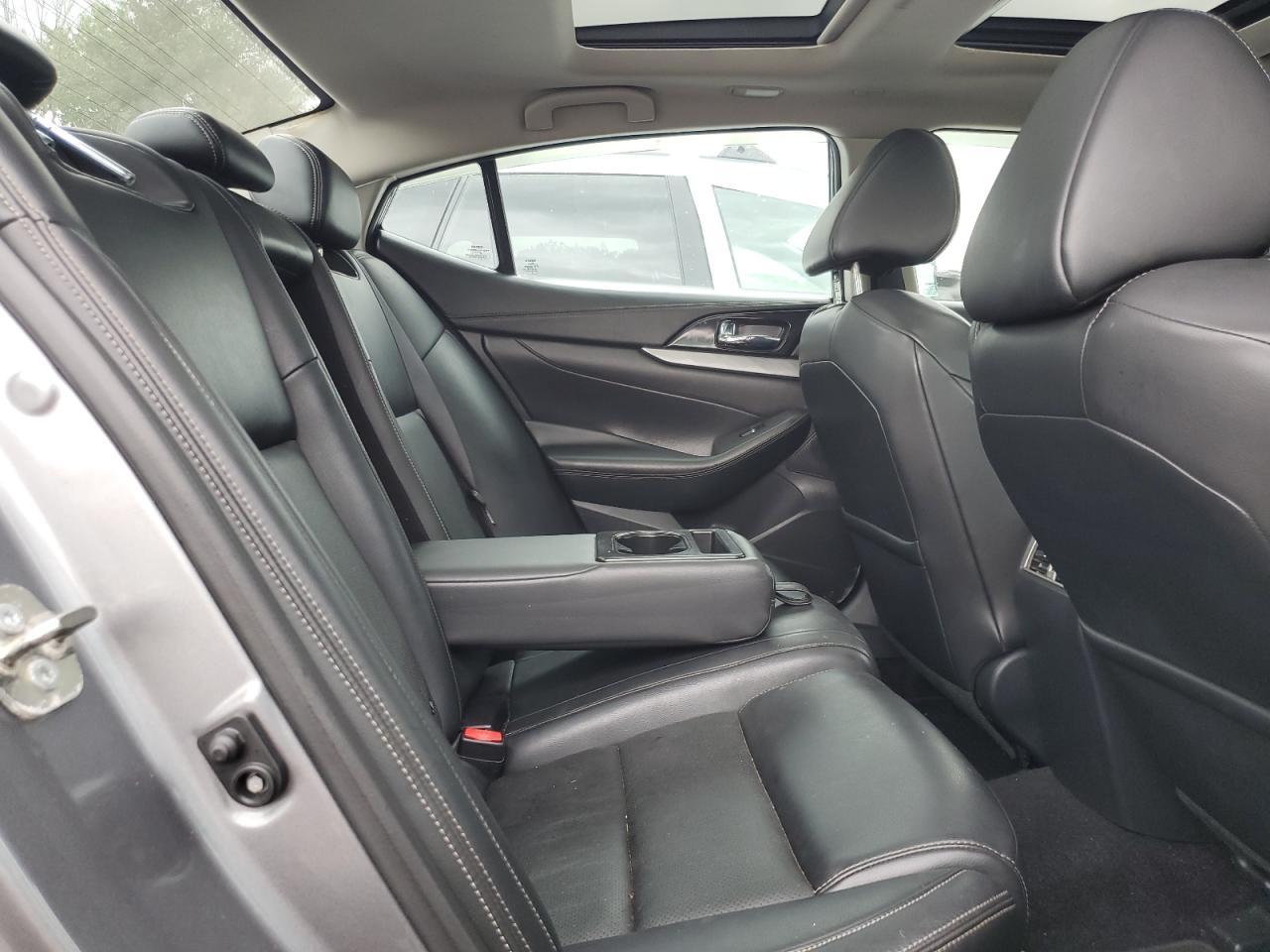 2017 NISSAN Maxima