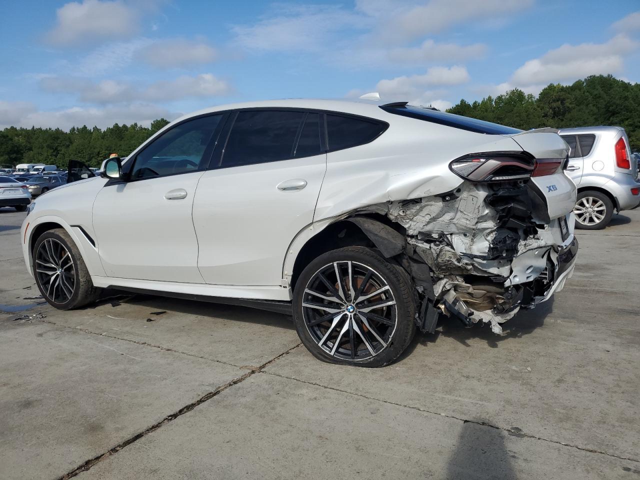 2022 BMW X6