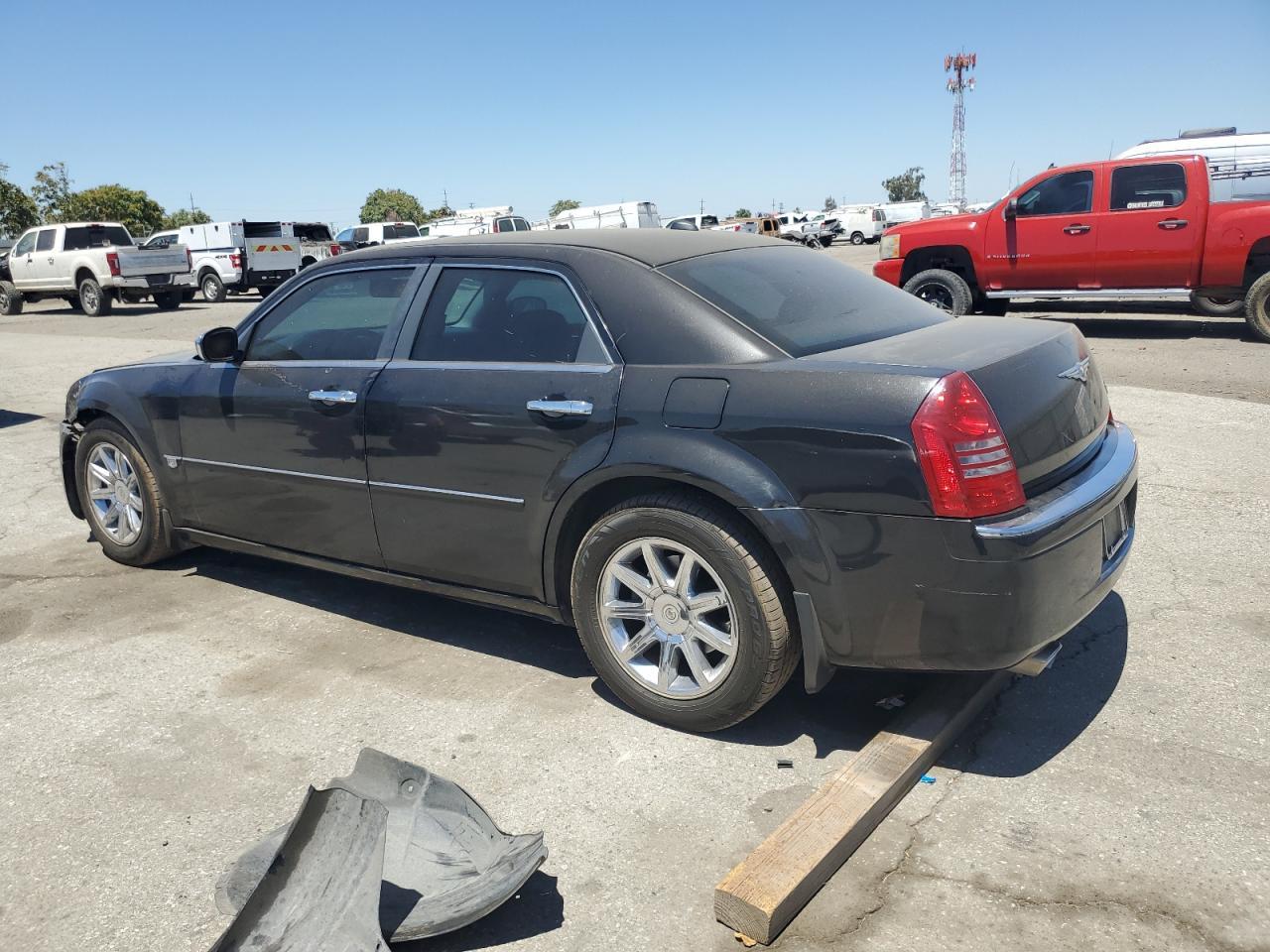 2005 CHRYSLER 300
