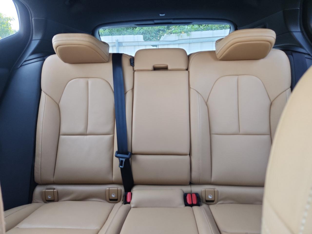 2019 VOLVO XC40